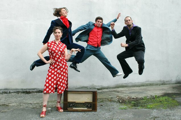 Deujazz     Jazz      Jonas Burgwinkel     Anette von Eichel      Robert Landfermann     Matthias Schriefl    Portrait    2006