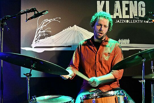 Tobias Backhaus    Jazz     Schlagzeuger    Drummer    Live-Konzert    2013
